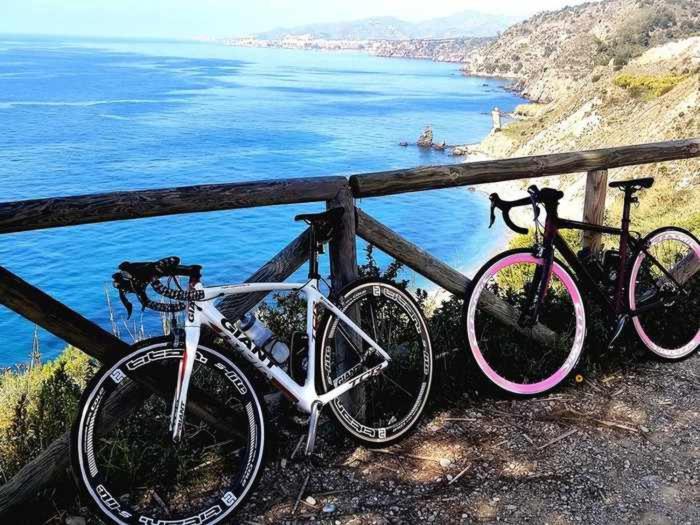 A 100M De Playa Piscina Y Todos Los Servicios Lejlighed Torrox Eksteriør billede