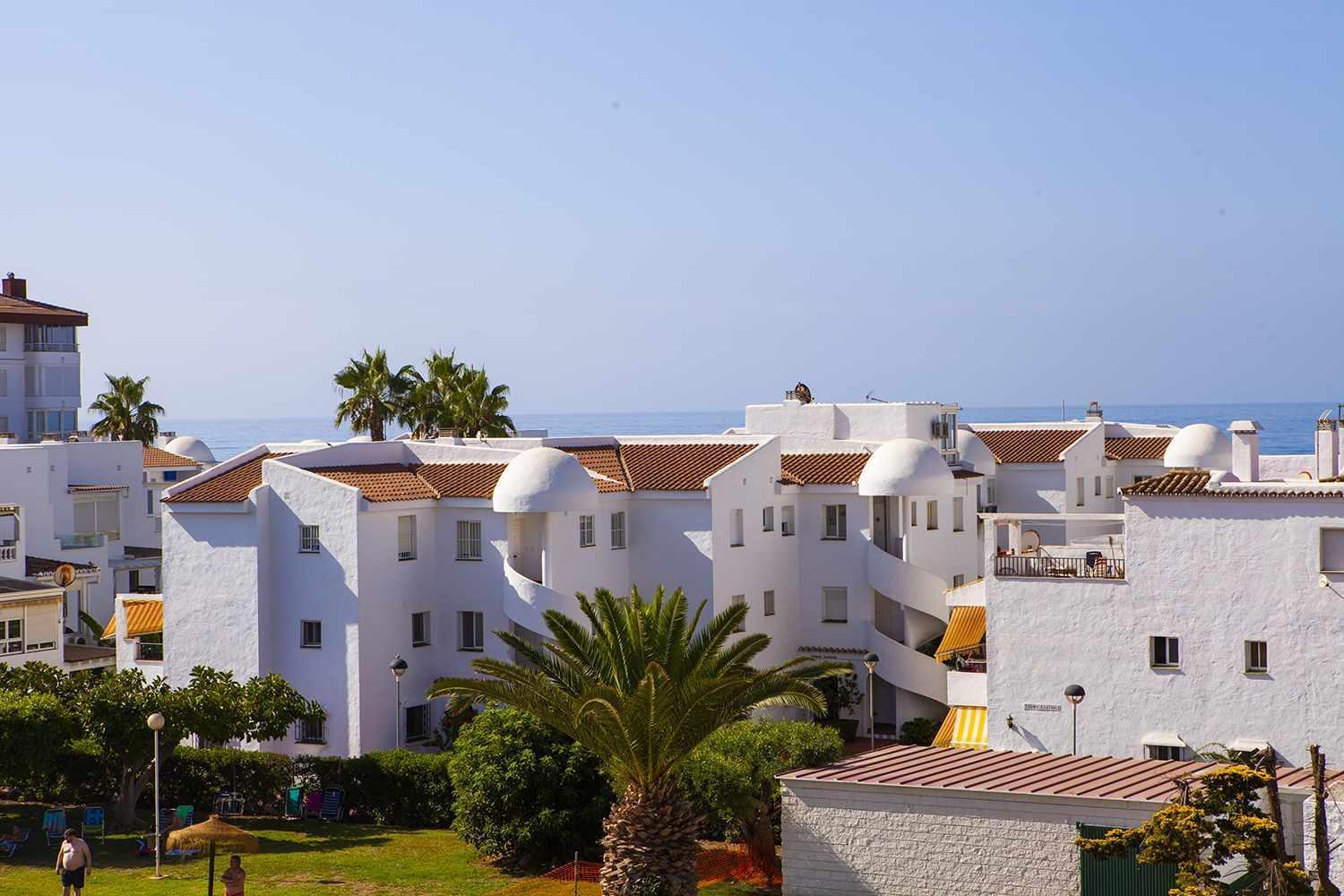 A 100M De Playa Piscina Y Todos Los Servicios Lejlighed Torrox Eksteriør billede