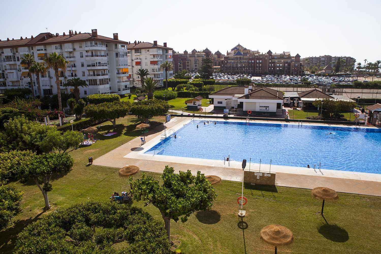 A 100M De Playa Piscina Y Todos Los Servicios Lejlighed Torrox Eksteriør billede