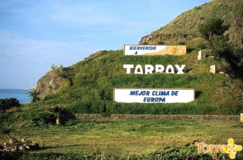 A 100M De Playa Piscina Y Todos Los Servicios Lejlighed Torrox Eksteriør billede