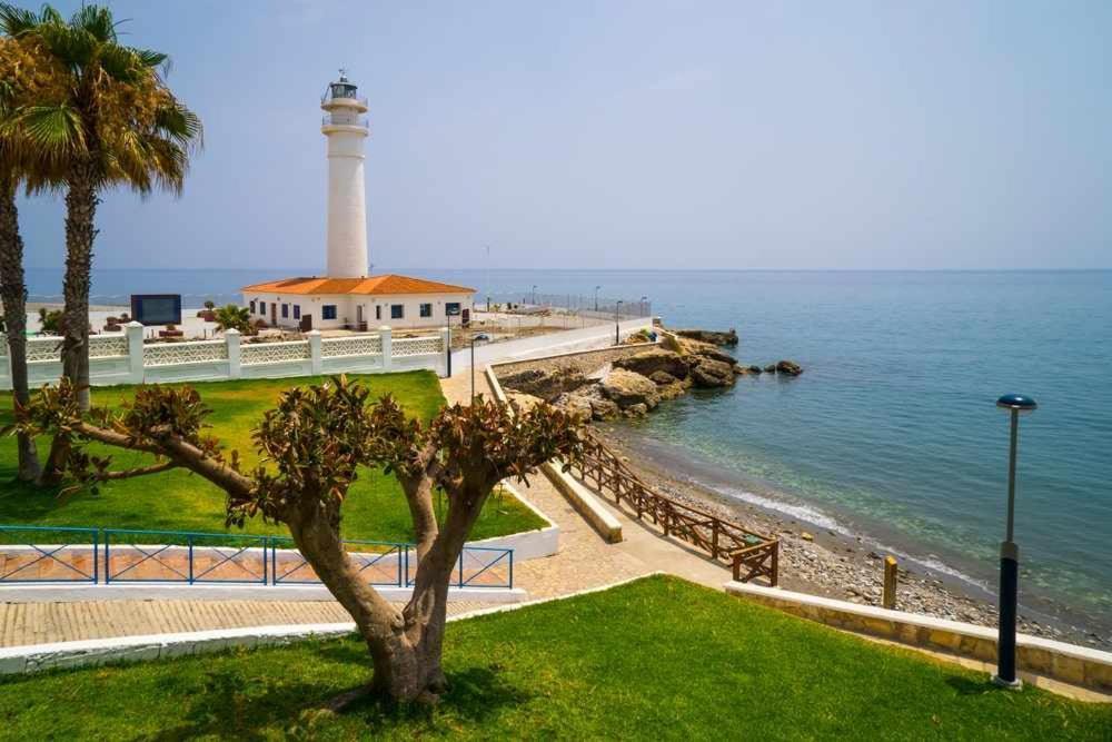 A 100M De Playa Piscina Y Todos Los Servicios Lejlighed Torrox Eksteriør billede